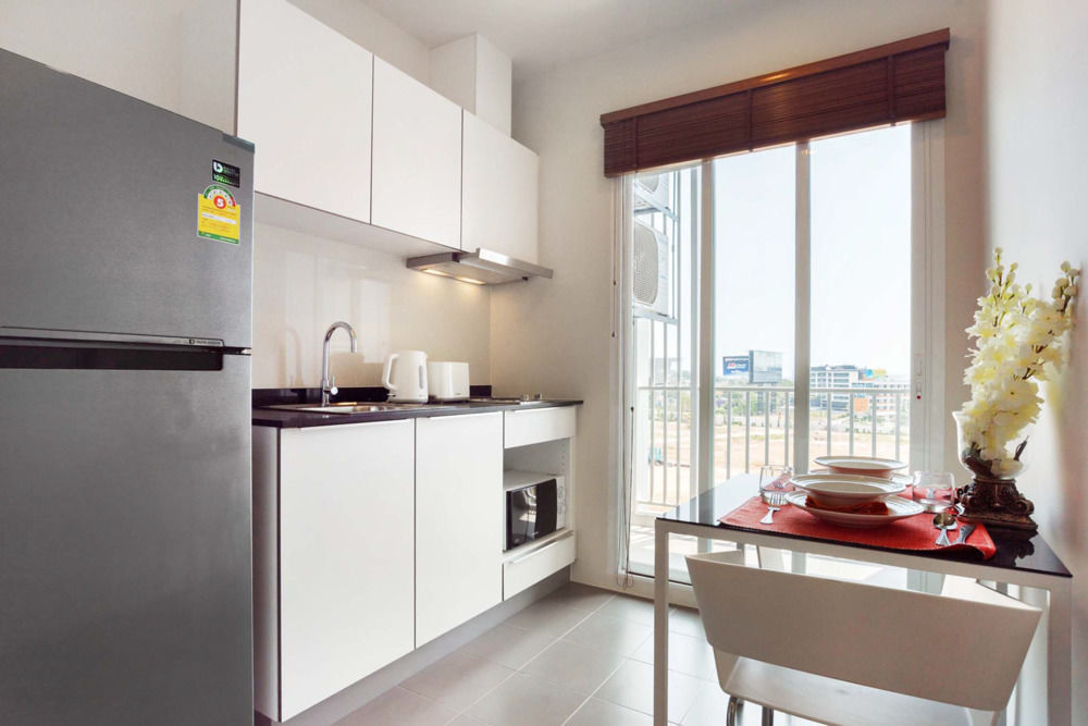 Favstay - The Base Downtown Phuket מראה חיצוני תמונה