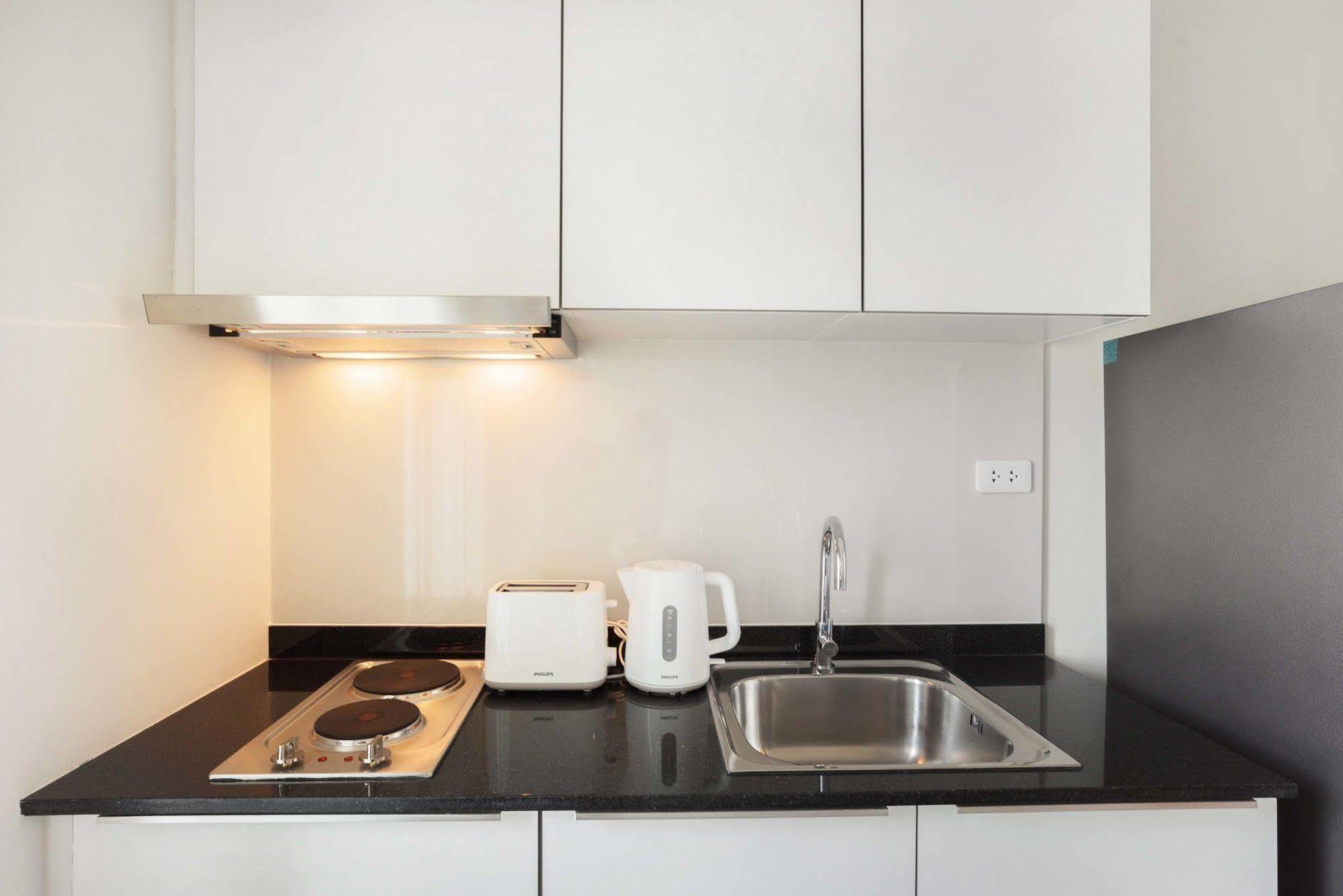 Favstay - The Base Downtown Phuket מראה חיצוני תמונה