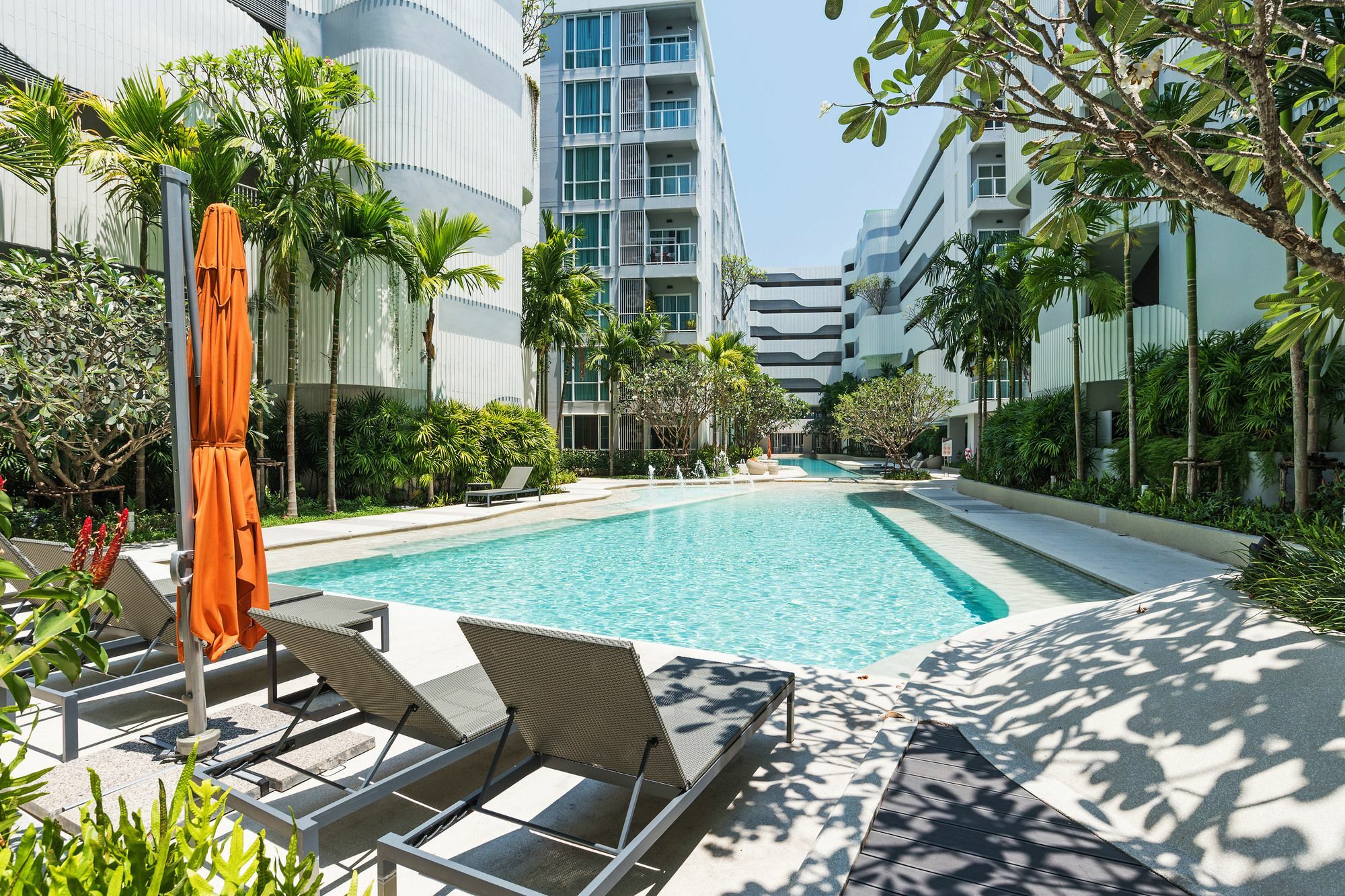 Favstay - The Base Downtown Phuket מראה חיצוני תמונה